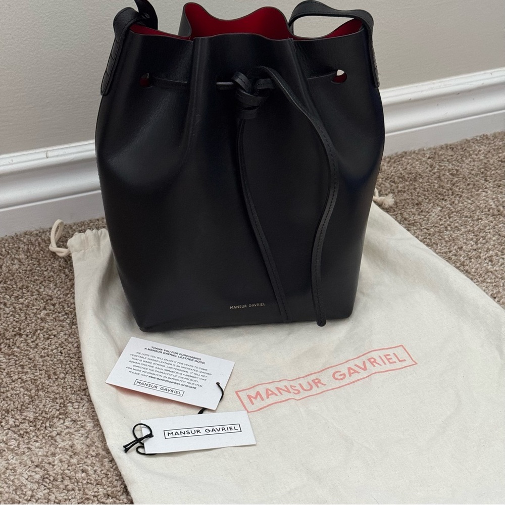 Mansur Gavriel Black Bucket Bag Black/Flamma